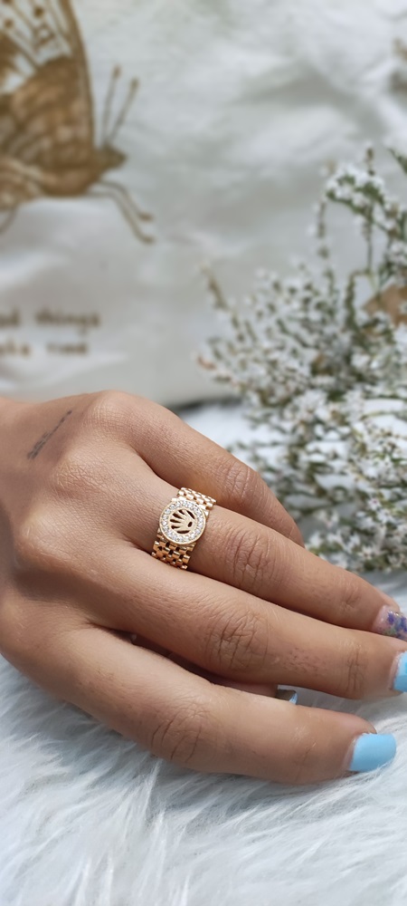 انگشتر رولکس سنگ خور انگشتر رولکس سنگ خور وزن تقریبی 2.400 گرم ( وزن سنگ کسر گردیده است )