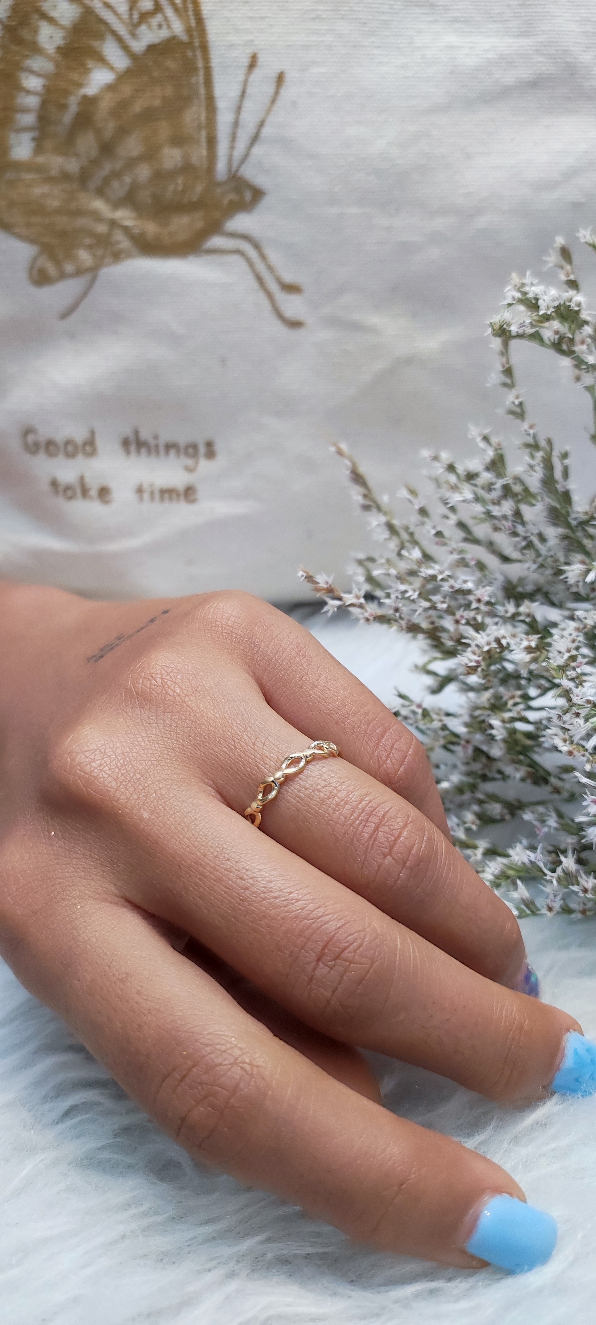 انگشتر مینیمال ساده طرح کارتیر انگشتر مینیمال وزن تقریبی 2 گرم